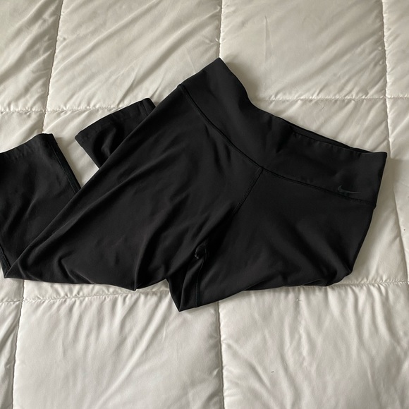 Nike Pants - Nike Dri-fit Crops